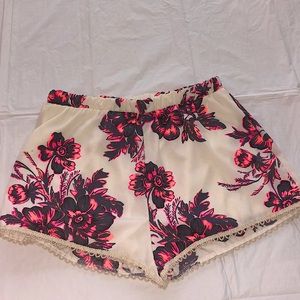 NWOT Alya Floral Shorts (Orange+Black+Cream)-Small